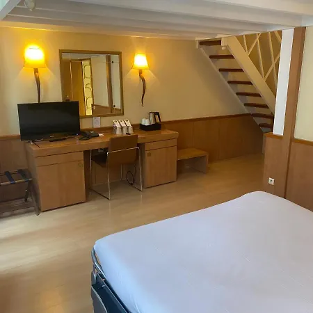Western Ronceray Opéra Hotel 3*