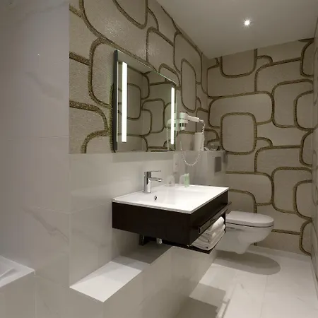 Western Ronceray Opera 3*