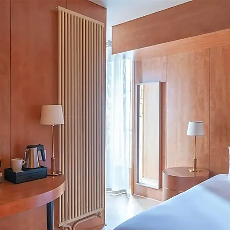 Western Ronceray Opera Hotel