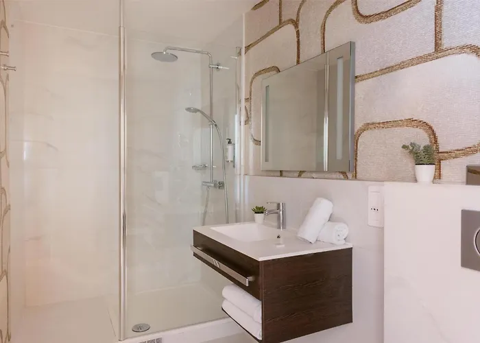 Western Ronceray Opera Hotel