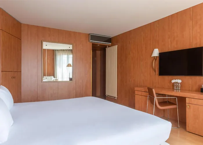 Western Ronceray Opera 3*