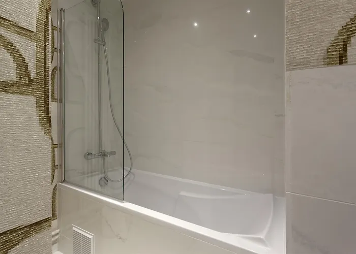 Western Ronceray Opera Hotel