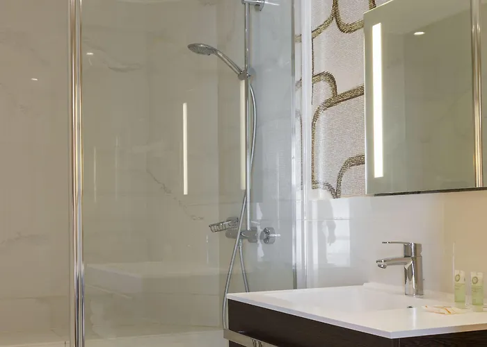 Western Ronceray Opera