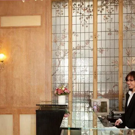 Western Ronceray Opera 3* Paris