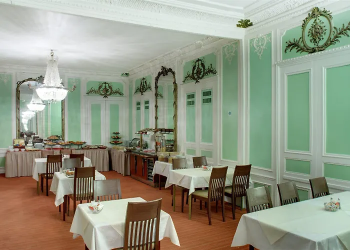 Western Ronceray Opera 3* Париж